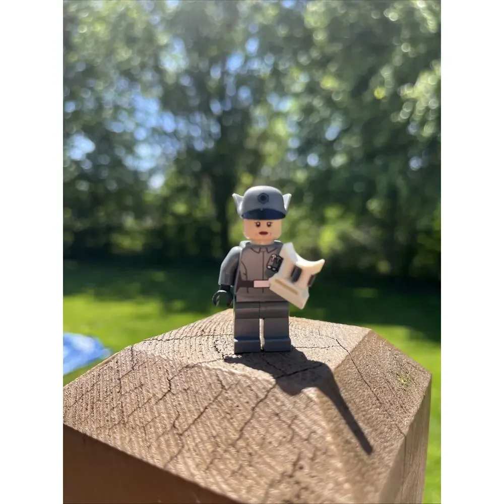 Lego Star Wars First Order Officer (Lieutenant / Captain) Minifigure sw0665